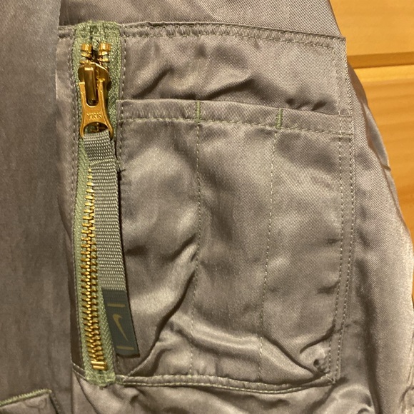 Nike loose fit Women’s Jacket Reversible New with tags size Small - Picture 2 of 8